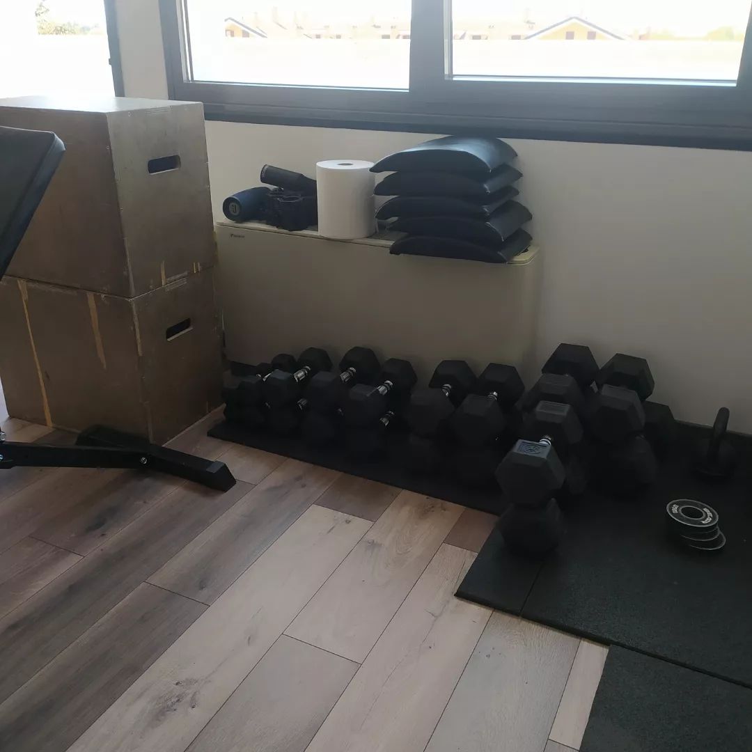 Studio Audentes a Bareggio è uno studio di Personal Training specializzato in Powerlifting, Allenamento funzionale e Functional Body Building.